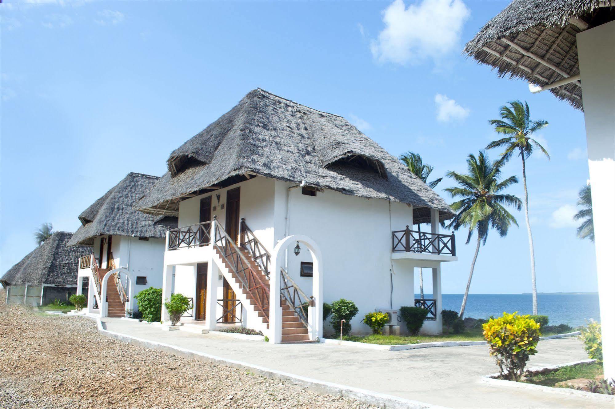 Maars Resort Zanzibar 外观 照片